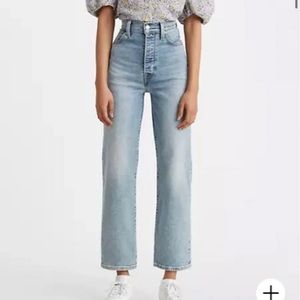 Levi’s Ribcage Straight Jeans
